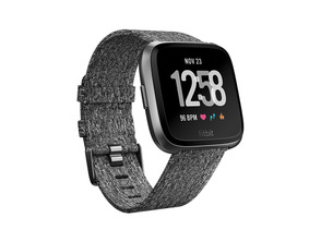 Acquista Fitbit Versa Edizione Speciale Di Alluminio Di Colore Grigio Scuro Fitbit Versa Edizione Speciale Di Alluminio Di Colore Grigio Scuro