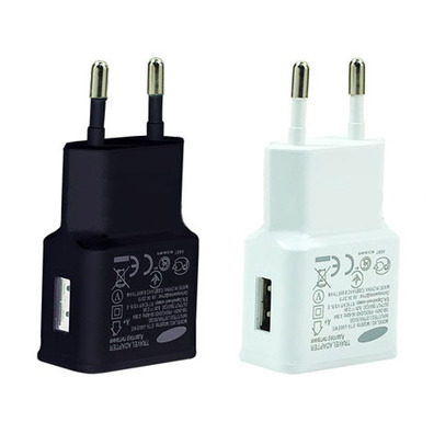 Universal USB AC Adaptor Nero