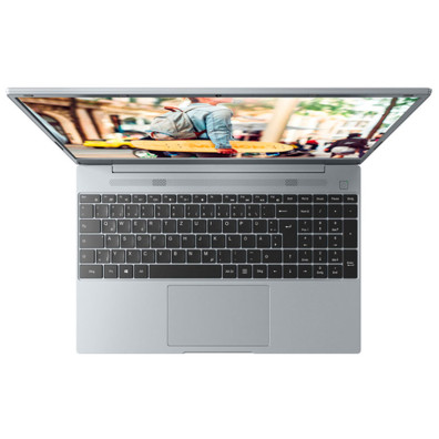 Portable Medium Akoya E15301/ MD62428 15.6" Ryzen 5 8GB RAM 256GB SSD AMD Grafico Vega 8